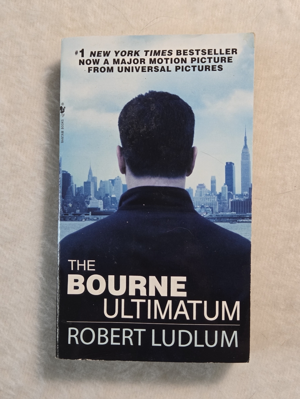 ☀️The Bourne Ultimatum by Robert Ludlum Paperback Book (#3)